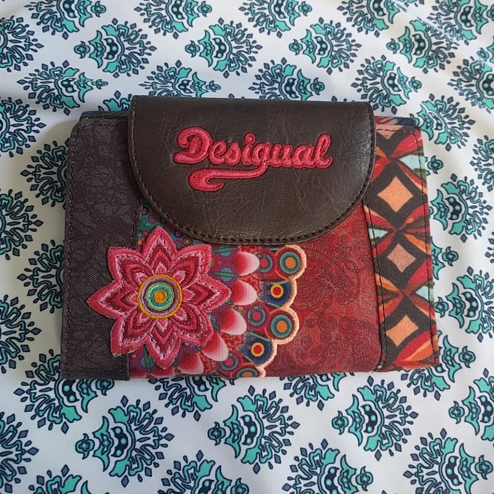 Desigual wallet
